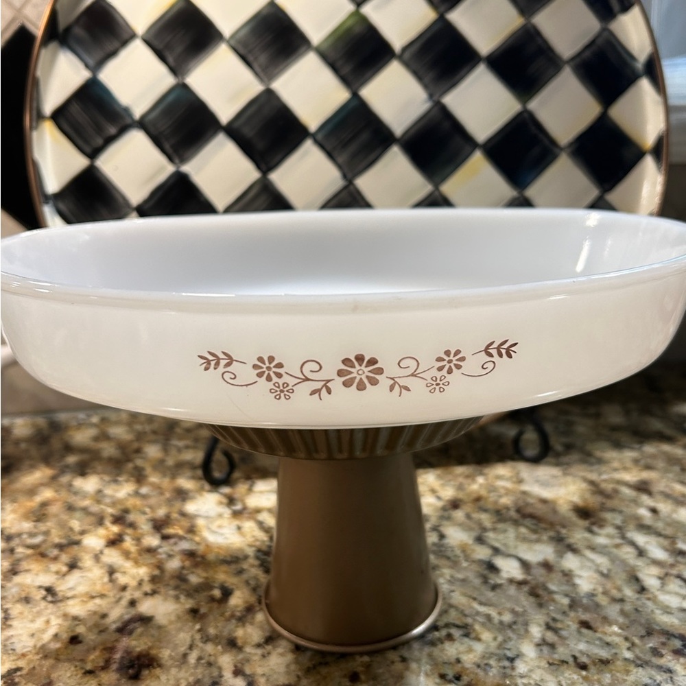 Dynaware Pyr-O-Rey Vintage Termocrisa Oval White Casserole w/ Brown Flowers.